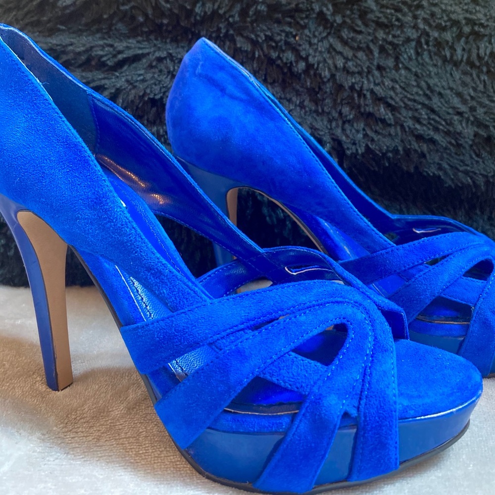 Steve Madden blue suede heels